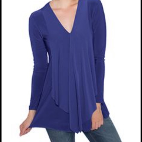 Flattering pleated front lightweight top! NWOT - Picture 1 of 4